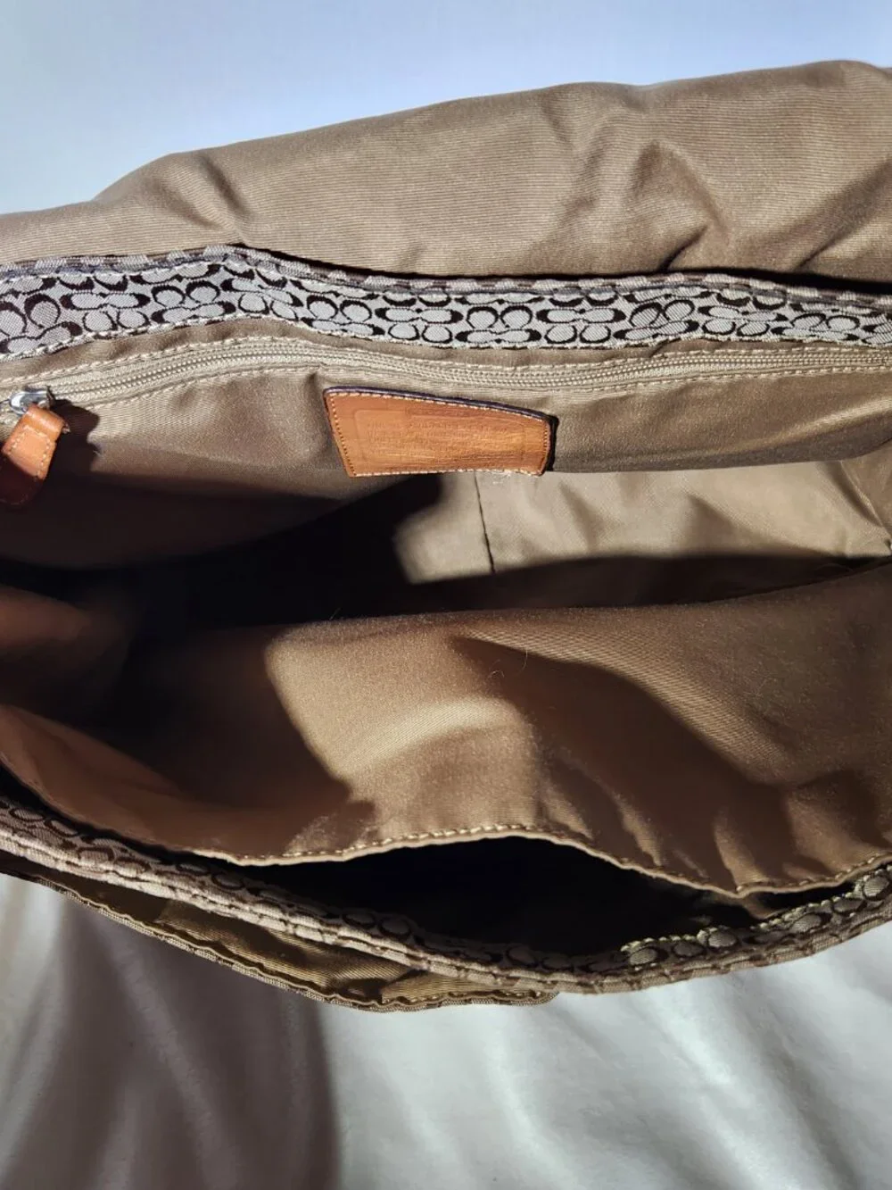 COACH Hudson XL Messenger/computer/travel bag signature C with vachetta leather